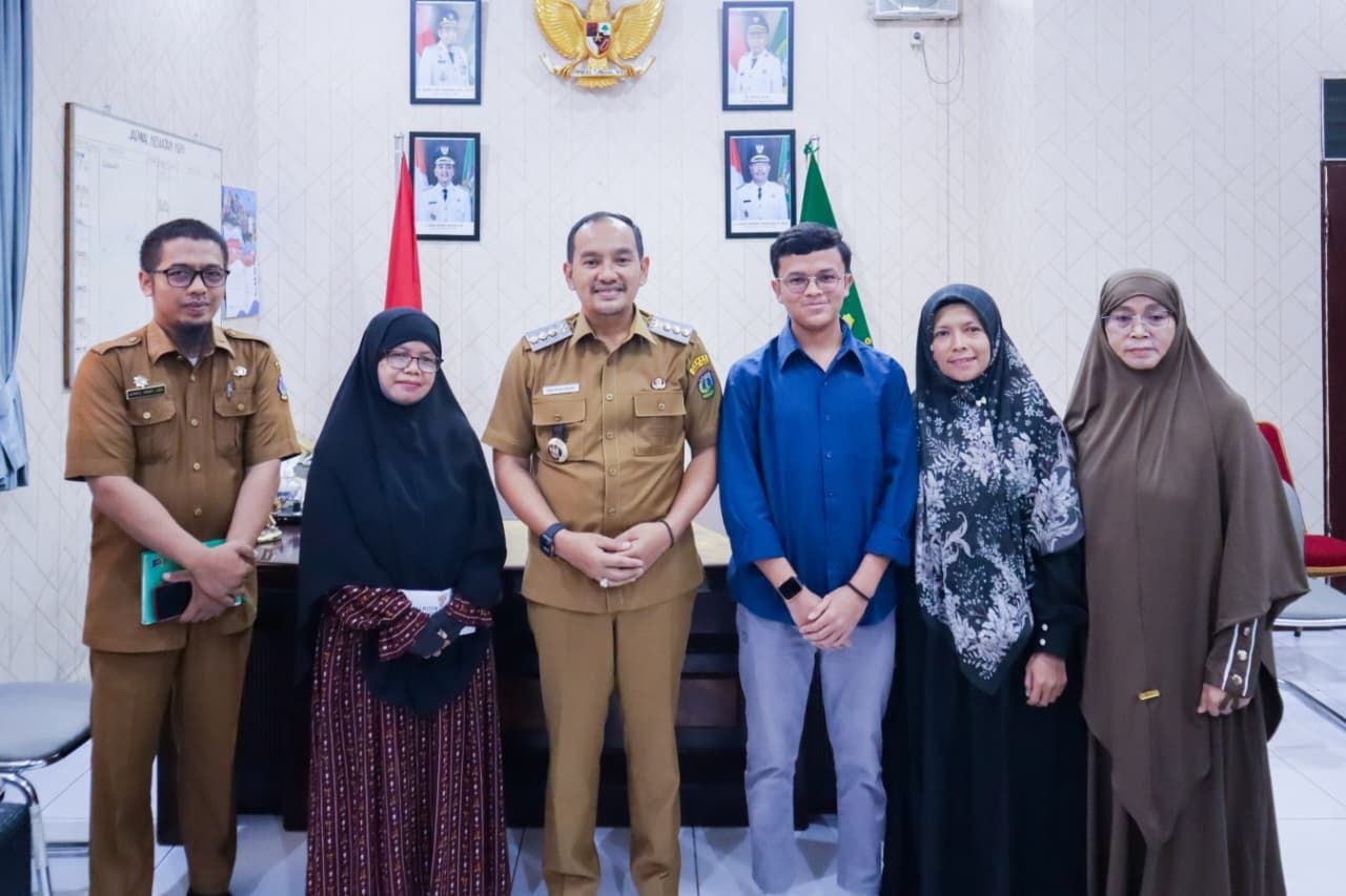 Wali Kota Tebingtinggi Lepas 2 Mahasiswa Pendidikan ke Mesir